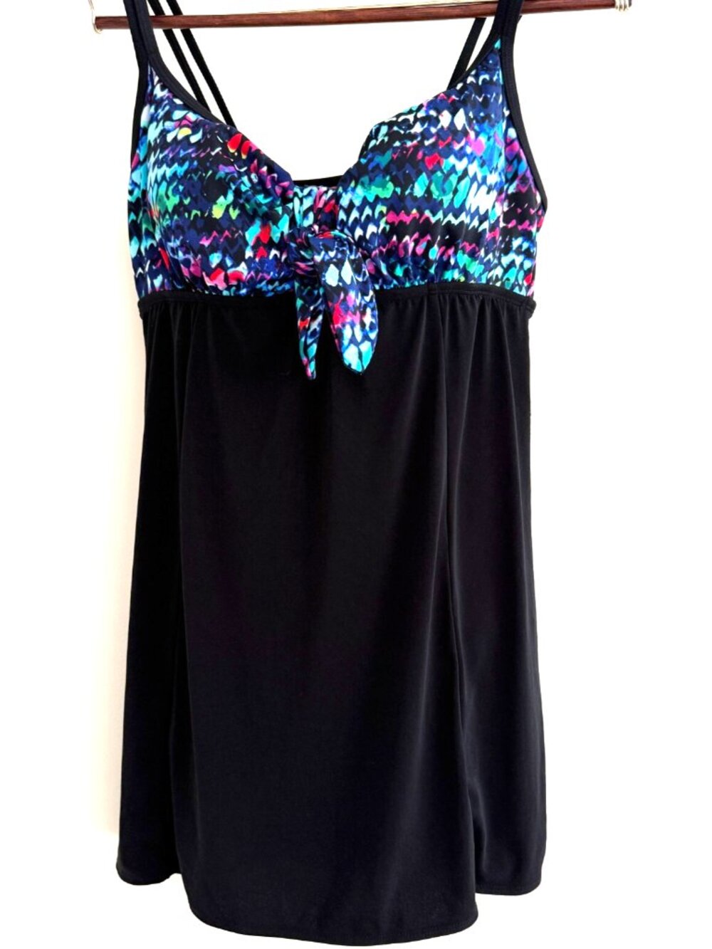 ST JOHN'S BAY SWIM DRESS WOMENS 12 BLACK MULTICOLOR ONE PIECE SWIMSUIT STRETCH